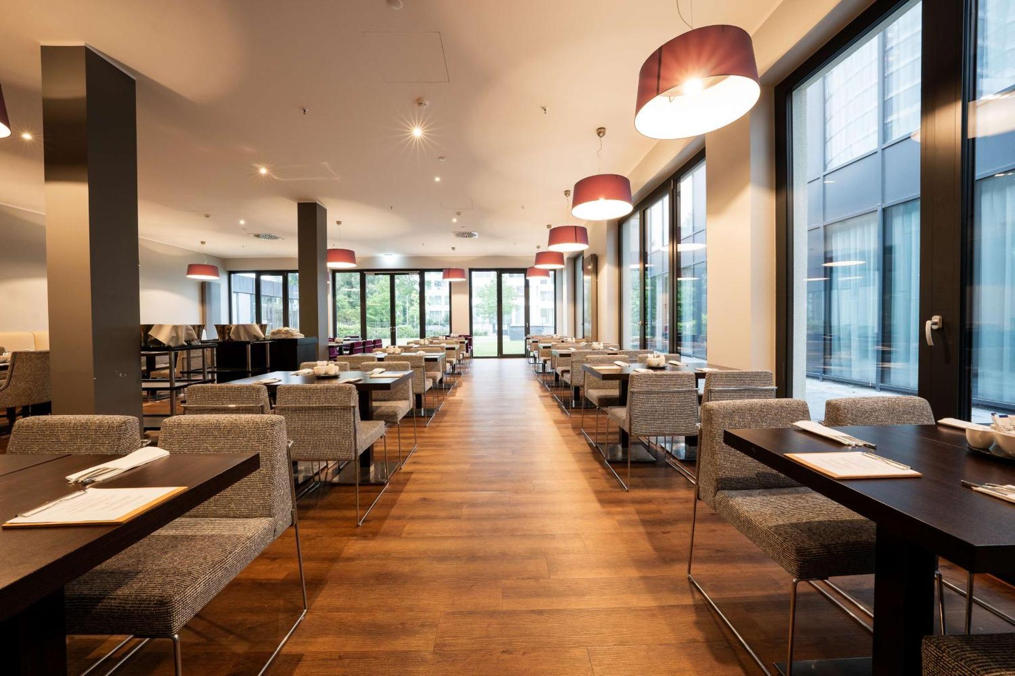 Radisson Blu Conference Hotel, 4* Dusseldorf